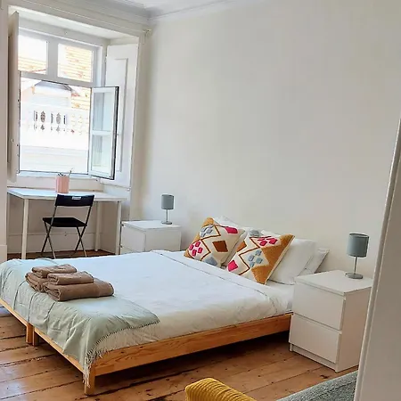 Portuguese In The Heart Of Apartment *